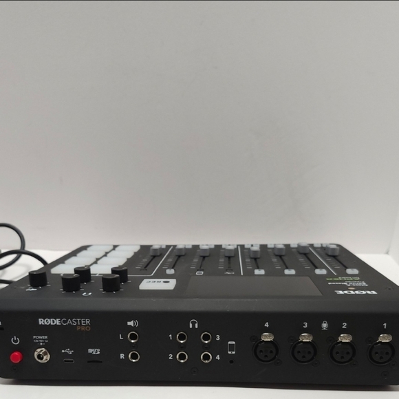 Rode RODECaster Pro Integrated Podcast Production Studio - Picture 6 of 12